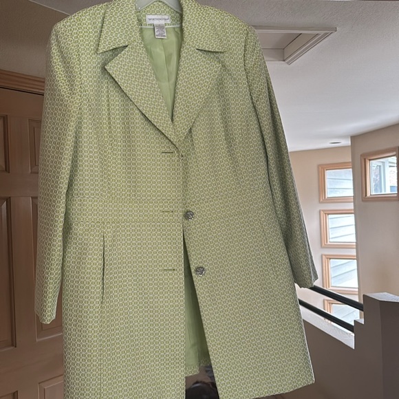 Vintage swing coat. Celery green. Great buttons. - Picture 2 of 4